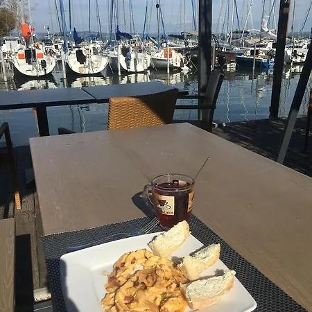 בית הארחה Calypso Lakeside & Lux