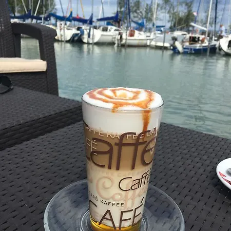 בית הארחה Calypso Lakeside & Lux