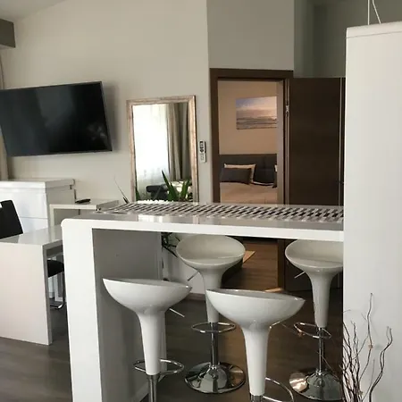 Calypso Lakeside & Lux 4* שיופוק